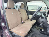 運転席シート廻りは使用感も少なく、良好な状態となっています。前オーナー様が丁寧に使っていたことがよくわかりますね。