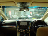 見通しのよいすっきりとした視界で、運転のしやすさは疲れにくさにも繋がりますよ♪