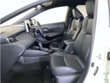 高いホールド性で運転姿勢が安定します。長距離ドライブでも疲れにくいのが魅力です。快適なドライビングライフをお送りください♪