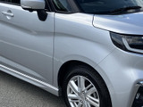 開放感のある室内空間が広がります。ドライバーの視界を確保し、快適な運転をサポートします。