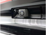 バックカメラが付いているので後方確認が非常にしやすいです。今や運転初心者も熟練者も必須装備!ついていて損はないですね♪