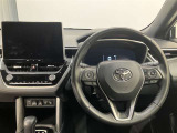 高いホールド性で運転姿勢が安定します。長距離ドライブでも疲れにくいのが魅力です。快適なドライビングライフをお送りください♪