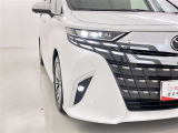 フォグランプ装着車です。暗い夜道の車両前方を明るく照らします