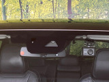 【スマートブレーキサポート】走行中に前方の車両等を認識し、衝突しそうな時は警報とブレーキで衝突回避と被害軽減をアシスト。より安全にドライブをお楽しみいただけます。
