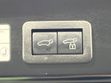 【パワーバックドア】スマートキーや運転席のボタンを押すだけでリアゲートが自動で開閉します!荷物を持っている時や、高い位置にあるバックドアを閉める際に便利な機能です♪