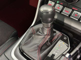 親しみやすいシフトです。 坂道や信号の多い日本では操作が簡単でいいです。 シフトチェンジしやすい所に考えられて配置されているので操作し易いですよ。