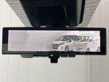【スマートルームミラー】ルームミラー上に車体後方カメラの映像を映し出すことで車内定員、荷物状況に影響をうけません★たくさん乗せても、たくさん載せても、後方視界すっきりのインテリジェントルームミラー★