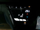 オートエアコンで車内はいつも快適 設定温度で風向きや風量を調節してくれます