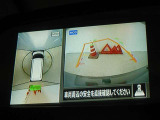 バックガイドモニターを装備しています、車庫入れもラクラクです。パノラミックビューモニターを搭載しています、上からの画像も表示されます。