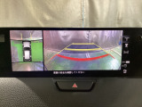 狭い場所での駐車やすれ違いなどでより的確な運転操作に役立つ360&deg;ビューモニターが装備されています。
