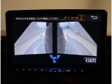 スマートキー付きです。スマートキーとは鍵を車に差し込まなくても、ドアノブを触ったりするだけで、ドアロックを解錠できます。これが凄く便利なんですよ。