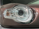 LEDヘッドライトは、点灯の瞬間から最大光量を発揮し、突然暗くなるトンネルなどでの安定感を高めます。