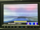 【バックカメラ】運転が苦手な方も車庫入れラクラクです!ギアをリバースに入れれば自動的に切り換わりますので、面倒な操作は不要です♪狭い駐車場もお車を傷つけず安心ですね!