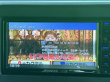 停車中にテレビや動画コンテンツを楽しめるので、待ち時間も有効活用できます。車内でのエンターテイメント性を高めます。