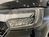 LEDヘッドライトは、点灯の瞬間から最大光量を発揮し、突然暗くなるトンネルなどでの安定感を高めます。