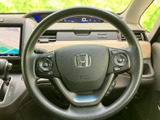 握りやすいステアリングで、快適なドライビングを実現。操作性にも優れ、運転の楽しさを高めます。