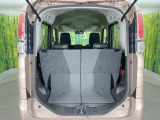 普段のお買い物や通勤、送迎等に十分な荷室スペースを確保しております。セカンドシートを倒すと、大きな荷物の積載も可能です♪
