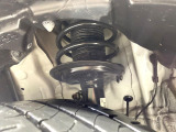 お車を安心してお乗りいただく為には、足回りの定期点検が欠かせません。サービスサポート(有償保証)では無料点検もご提供しており、安心のカーライフをお過ごしいただけるサポート体制が整っています。