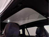 ★サンルーフ★解放感溢れる仕様です★チルドアップや全開にも出来、車内を明るくしてくれます★