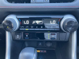オートエアコン付き!車内温度を設定すると、風量を自動で調節してくれます。