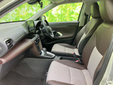 洗練されたデザインの室内空間。上質な素材が、快適なドライブを演出します。ドライバーズシートは、包み込まれるような座り心地です。