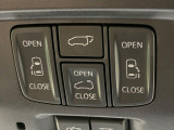 【両側パワースライドドア】スマートキーや運転席のスイッチで後席両側スライドドアの開閉が可能♪電動だから力を入れてドアを開ける必要が無く、小さなお子様でも簡単に開け閉めでき快適です♪