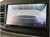 バックガイドモニターで、後方を確認しながら安心して駐車することができます。運転初心者も熟練者も必須の機能ですよ!