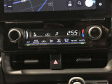 オートエアコンです。温度設定ができます。冷え性の方が乗っても安心ですね♪