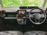 ドライバー視界を確保した、シンプルで機能的なコクピット。快適な運転をサポートします。