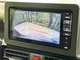 【バックカメラ】駐車時に後方がリアルタイム映像で確認できます。大型商業施設や立体駐車場での駐車時や、夜間のバック時に大活躍!運転スキルに関わらず、今や必須となった装備のひとつです!