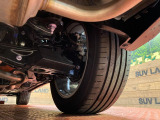 お車を安心してお乗りいただく為には、足回りの定期点検が欠かせません。サービスサポート(有償保証)では無料点検もご提供しており、安心のカーライフをお過ごしいただけるサポート体制が整っています。