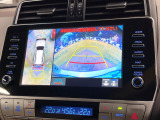 【マルチテレインモニター】車のフロントやサイドのカメラ画像を同時にモニター表示することで、悪路や狭い道を走行時でも周囲の状況確認ができ安心!本格SUVにうれしい装備です♪