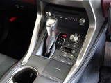 電動パーキングブレーキ・ブレーキホールドを装備してます。ホールド機能は信号待ちが多い一般道で疲労軽減になり、大好評です!