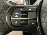 ステアリングリモコンは、運転中でも簡単に音量調整やチャンネル変更もできます!わき見運転防止にもつながるので安心です♪