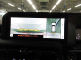 車両を上方から見たような映像をナビ画面に表示するパノラミックビューモニターです。