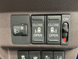 狭い所でも乗り降り楽々な両側電動スライドドアです!簡単にドアの開閉が出来る為女性やお年寄りにも優しく、荷物で手が塞がった時なども大変便利です!