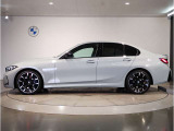 『運転』に対するBMWのこだわりはメーターパネルにも表れております。視野性の良いメーターパネルは疲労感の軽減と、運転の楽しさをもたらしてくれます。