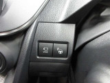 ボタンを押すだけで、駐車をサポートするアドバンストパークが付いています。