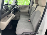 運転しやすい位置に配置された操作系が、快適な運転をサポートします。広々とした室内空間で、リラックスしたドライブを楽しめます。