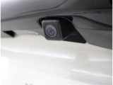 バックカメラが付いているので後方確認が非常にしやすいです。今や運転初心者も熟練者も必須装備!ついていて損はないですね♪
