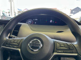 手元でナビの音量調整等が出来るのでナビの操作によるわき見運転を防止することが出来ます。
