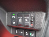 荷物の多い際や小さなお子さま連れでのお出かけにも便利な両側パワースライドドア!