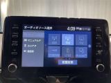トヨタ純正8インチディスプレイオーディオ装備。