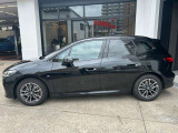 サービスにはドイツ本国と同様に教育と訓練を受け、BMWを知り尽くした「マイスターメカニック」が数多く在籍しております。納車前点検整備で、お客様に安心と安全をお届けいたします。