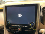 【メーカー純正14型ナビ】インテリアに溶け込むスタイリッシュな「専用設計」メーカーナビを装備♪視認性や操作性など基本性能にも優れ、より上質なカーライフをお楽しみいただけます。