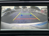 バックモニターで後方確認がしやすく、安全な駐車をサポートします。狭い場所でも安心して駐車できます。運転の負担を軽減します。