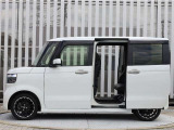現車確認をご希望の際は、ご希望の日時等を営業スタッフまでご連絡下さい。もちろんお見積りメールでのご連絡もお待ちしております。
