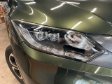 【LEDヘッドランプ】ハロゲンヘッドランプの約2倍の光量でより明るく遠くを照らし、夜間走行時の視認性を高める。さらに長寿命や、省電力も魅力。