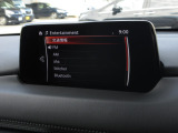 ナビゲーションは純正メモリーナビを装着しております。AM、FM、Bluetoothがご使用いただけます。初めて訪れた場所でも安心ですね!