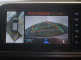 パノラミックビューモニター付きです。車両を上から見た様な映像を画面に表示。運転席からの目視だけでは見にくい、車両周辺の状況をリアルタイムでしっかり確認出来ます。